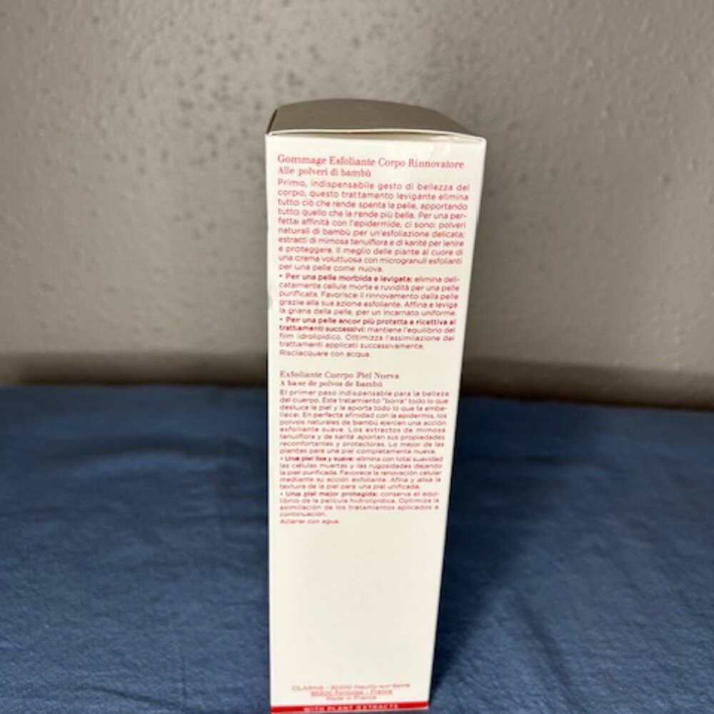 Clarins Exfoliating Body Scrub For Smooth Skin - Picture 5 of 6